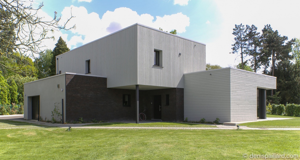 Maison individuelle bois en Croix : facade entre