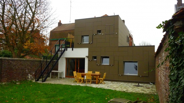 MAISON DE MAITRE A ASCQ - LE TETRIS : Vue depuis le jardin